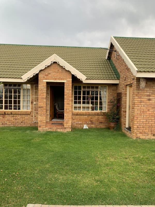 Heuwelsig (Bloemfontein) 2 Bedroom Town Houses For Sale Pam Golding