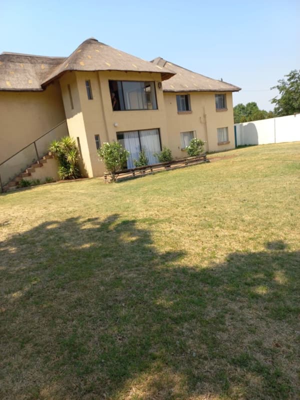 2 Bedroom Garden Apartment To Rent Vandermerweskroon 1VT1616823