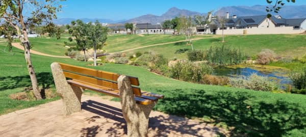 535 m&sup2; vacant land for sale in Altona Village