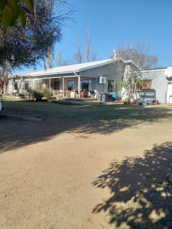 4 Bedroom House For Sale Douglas Rural 1KJ1631823 Pam Golding