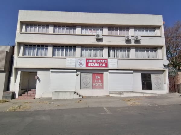 1389 m&sup2; commercial building for sale in Bethlehem Central