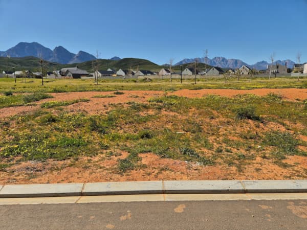 434 m&sup2; vacant land for sale in Altona Village