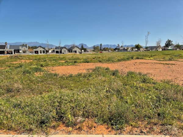 470 m&sup2; vacant land for sale in Altona Village