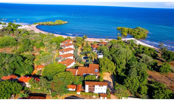 Beachfront villa for sale in Msambweni (Kenya)